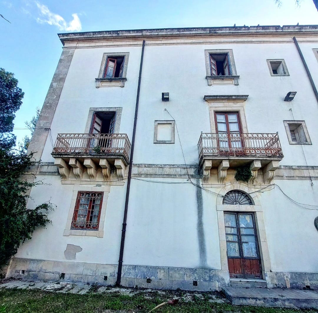 Siracusa Scuola Di Via Di Villa Ortisi La Segnalazione Di Mangiafico